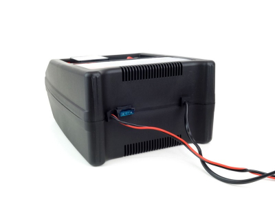AMiO Prostownik ze wskazówką (bezp.) 8A, 12V SBC-8A